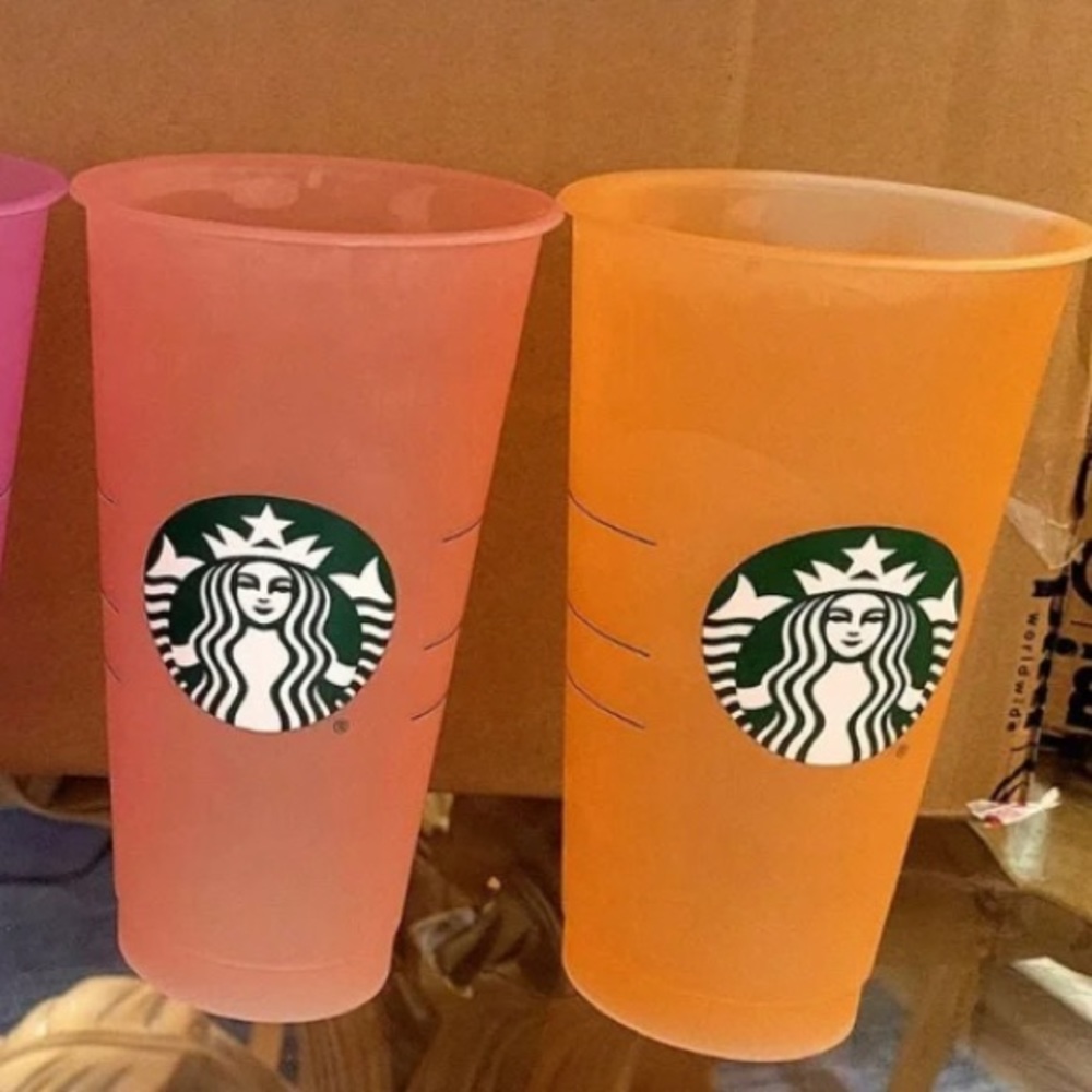 Starbucks Set of 2 Mystery Color changing cups - Picture 14 of 16